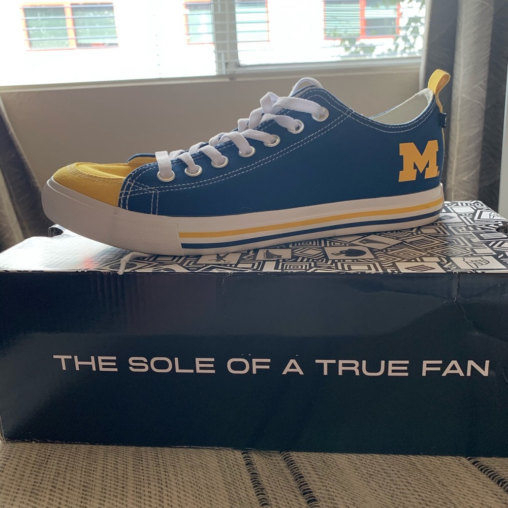 Skicks UMich Sneakers
